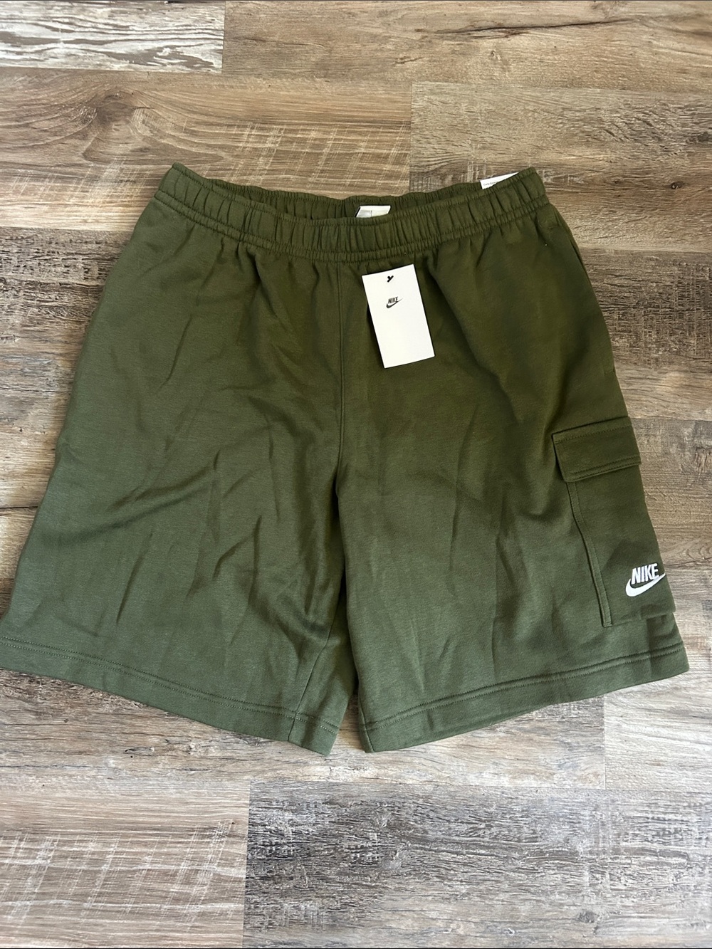 NWT Nike Men's Olive Cargo Pocket Shorts L